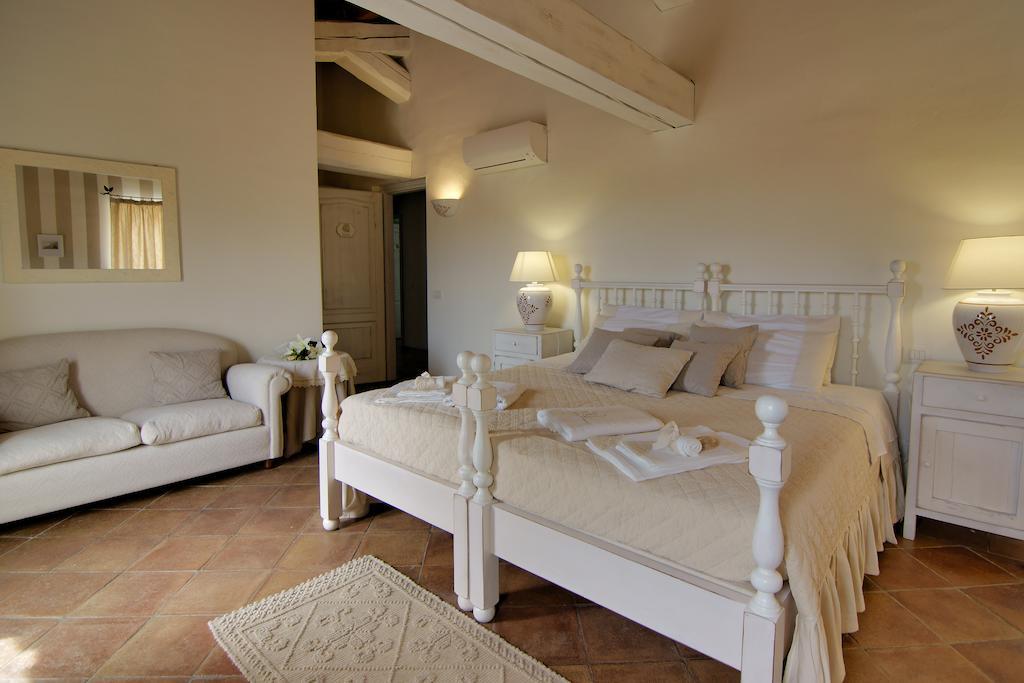 Domus Corallia-Luxury Rooms Porto Rotondo Habitación foto