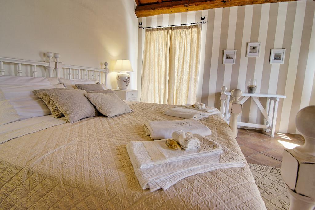Domus Corallia-Luxury Rooms Porto Rotondo Habitación foto