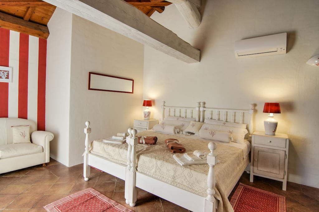 Domus Corallia-Luxury Rooms Porto Rotondo Habitación foto