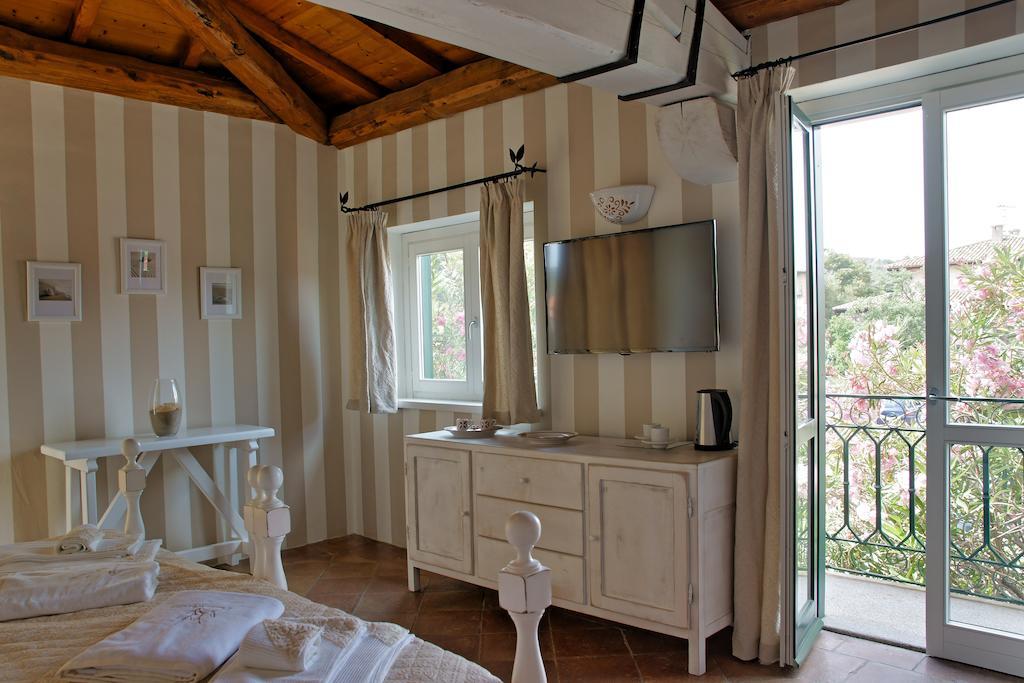 Domus Corallia-Luxury Rooms Porto Rotondo Habitación foto